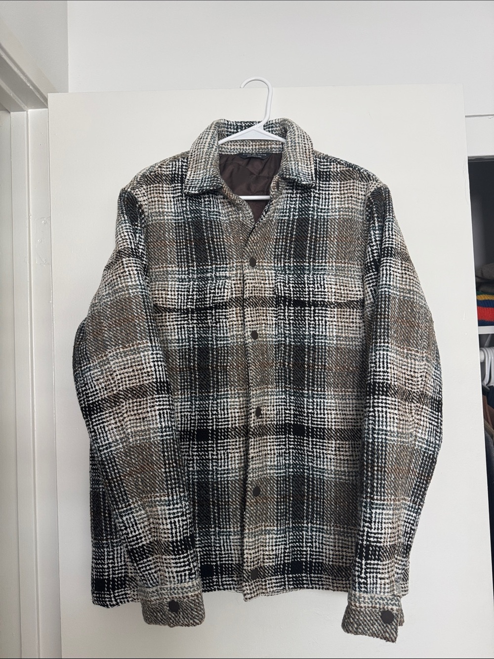Never worn plaid puffer jacket - Black/Brown/White